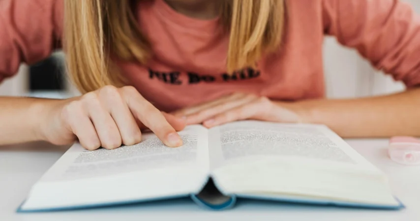 Keeleminutid. Õppija otsib suunda, sõnaraamat juhatab
