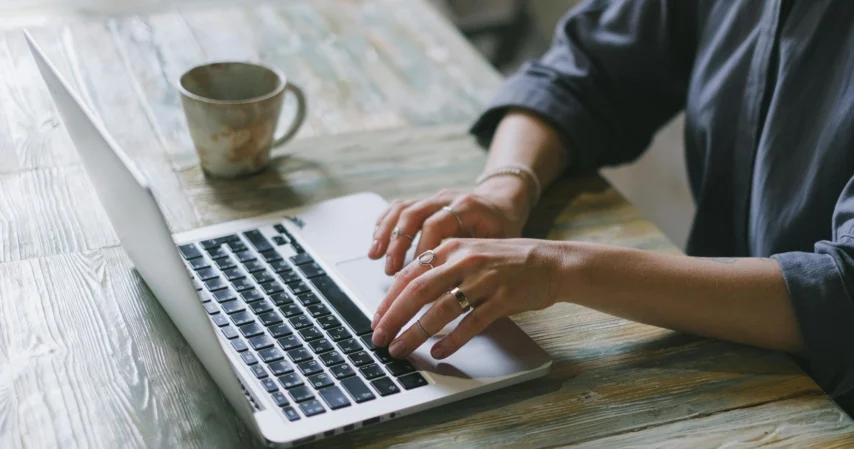 Keeleminutid. Sõnaveebis on koos eesti keele minevik, olevik ja tulevik